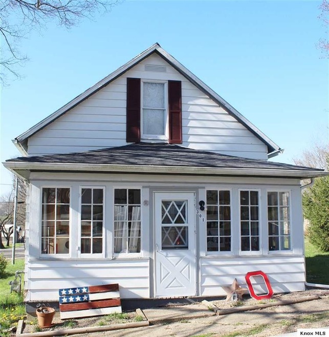 301 E Ross St, Danville, OH 43014 - photo 1