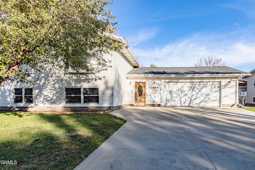 Pending $284,900 • Co-Listing Agent