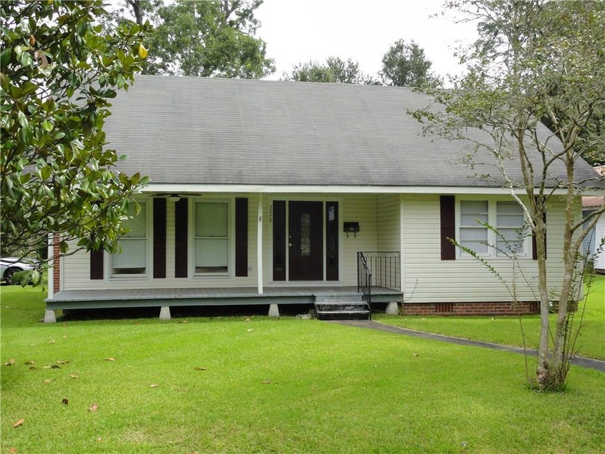 226 W 20th Ave, Covington, LA 70433 - photo 1