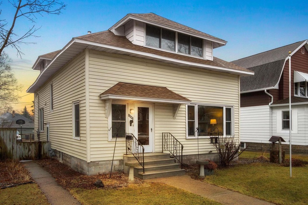 Welcome home to1542 Kane St