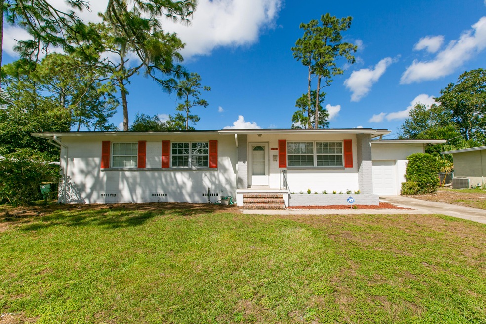 7049 Holiday Rd N, Jacksonville, FL 32216 - photo 1