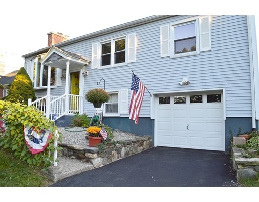 197 S Branch Pkwy, Springfield, MA 01118 - photo 1