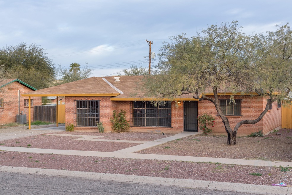 6349 E. Julia-1917-HDR