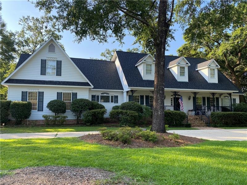 This lovely creole located in prestigious Marchfie