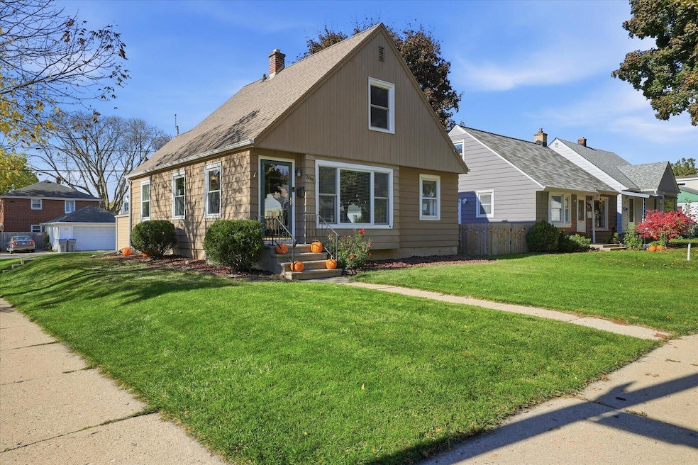 2801 N 87th St, Milwaukee, WI 53222 - photo 1