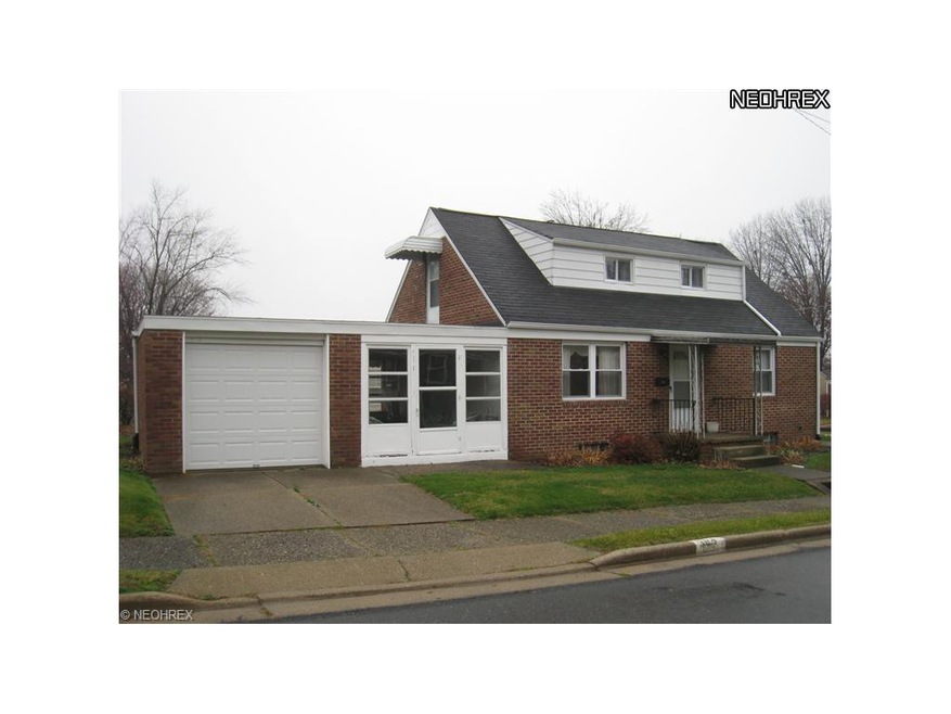 304 Viking St NW, North Canton Ohio 4472o front elevation.