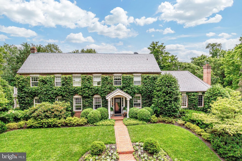 2001 and 2007 Whiteoaks Dr, Alexandria, VA 22306 - photo 1