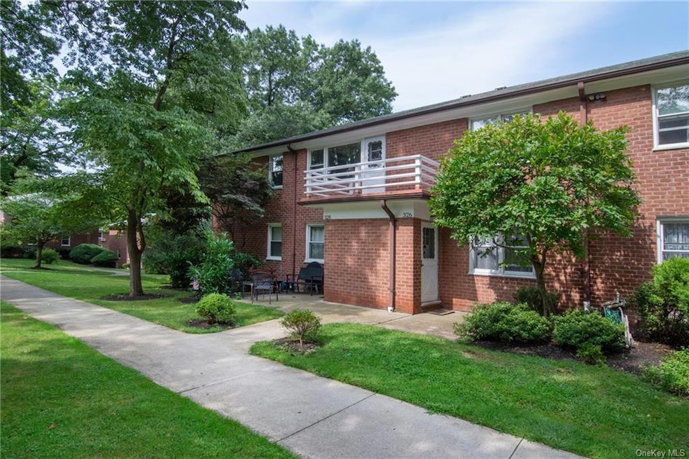 326 S Buckhout St, Irvington, NY 10533 - photo 1