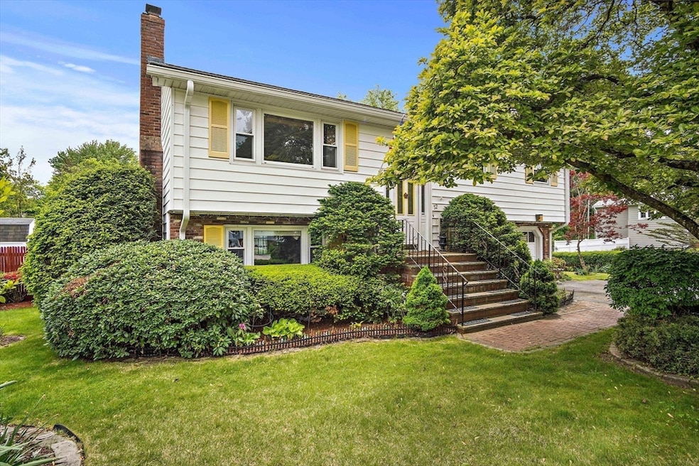 12 Cassidy Dr, Woburn, MA 01801 - photo 1