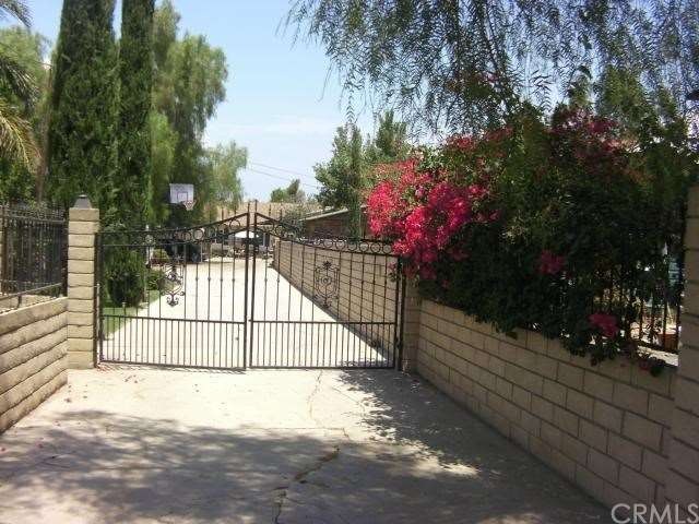 Private Entrance- 170 Foot Drive way, prefect for 