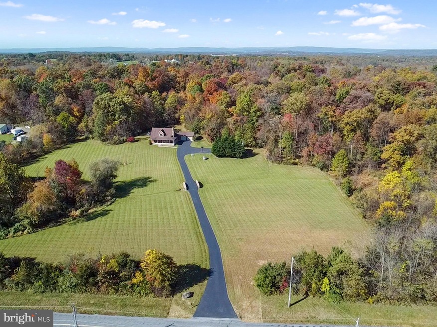 1350 New Chester Rd unit 3, New Oxford, PA 17350 - photo 1