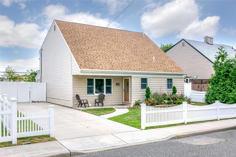 215 Parente Ln S, Island Park, NY 11558 - photo 1