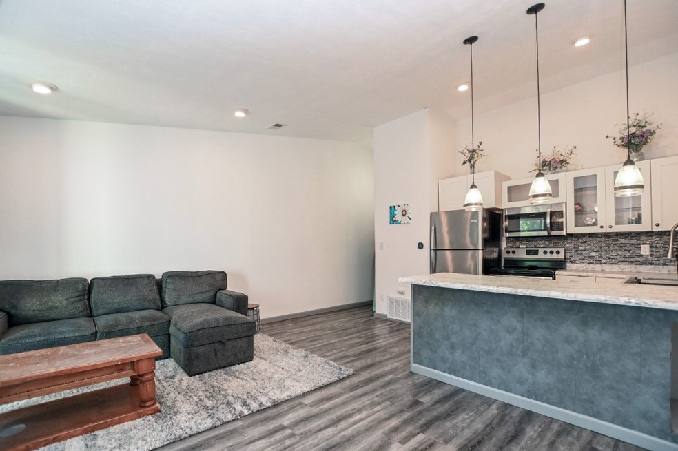 2955 Bowling St SW unit 232, Cedar Rapids, IA 52404 - photo 1