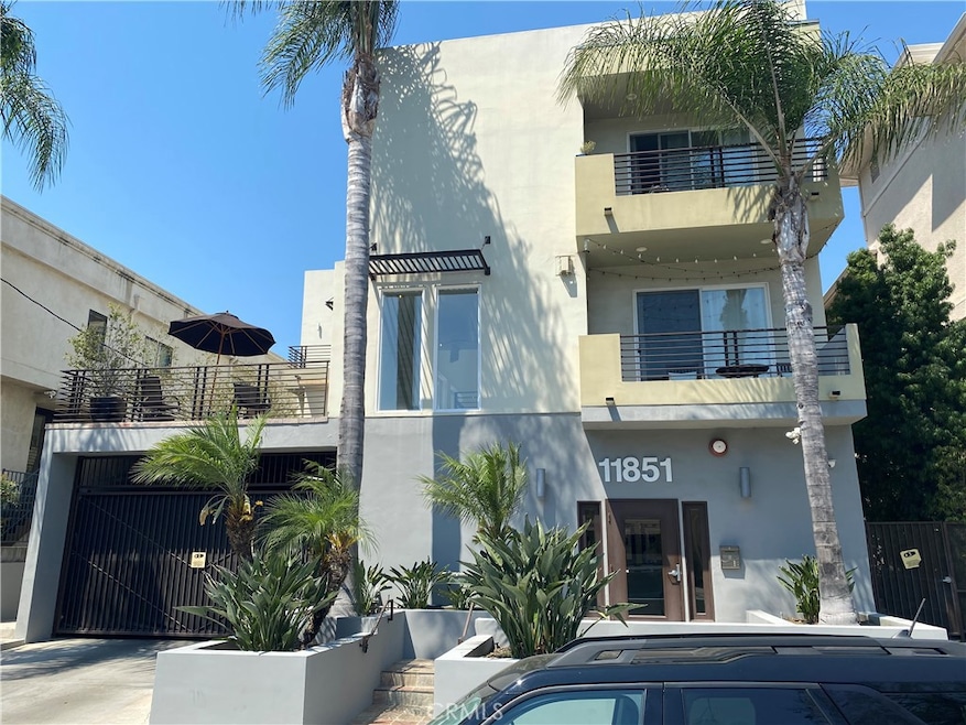 11851 Laurelwood Dr unit 103, Studio City, CA 91604 - photo 1