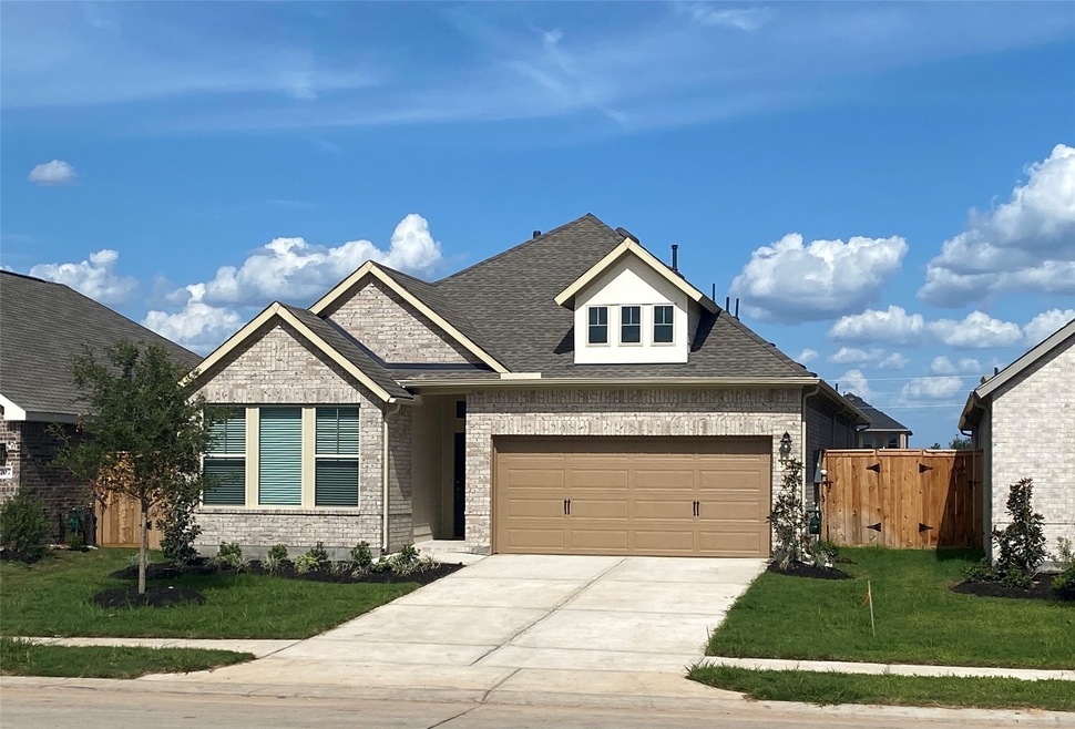 Beautiful one-story home featuring 4 bedrooms, 3 full baths, study, guest suite with ensuite bath. Green belt at the back, no back neighbors!