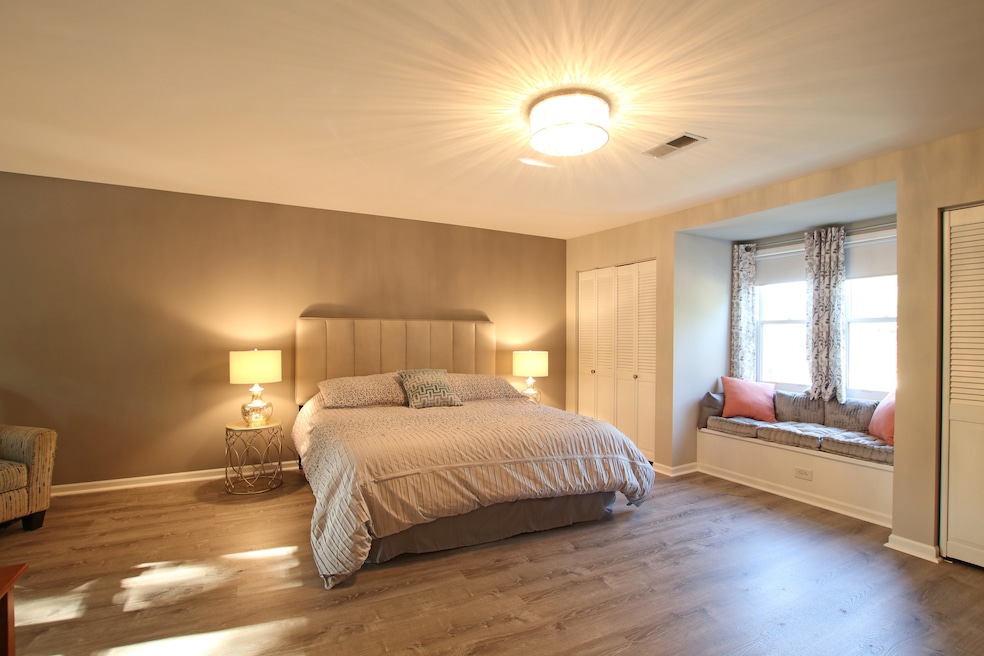 1476 S Cora St, Des Plaines, IL 60018 - photo 1