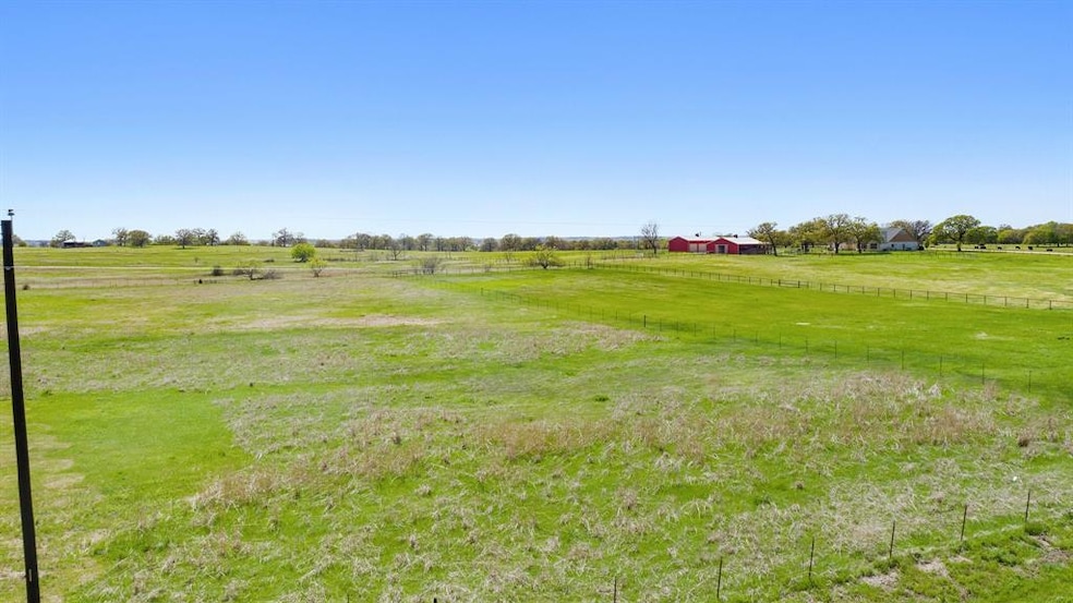 Build your dream home in the country but close to 