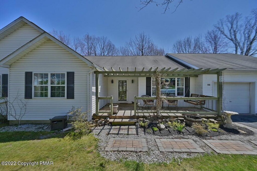 22 Cobblewood Dr unit M10, Mount Pocono, PA 18344 - photo 1