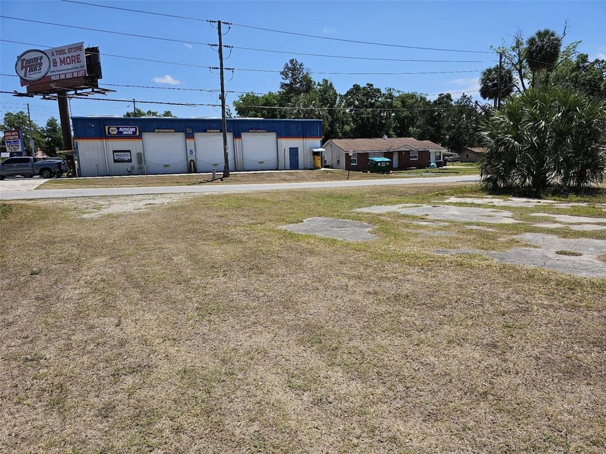 Road frontage between 441 and 301 across from Gregg Smith automotive