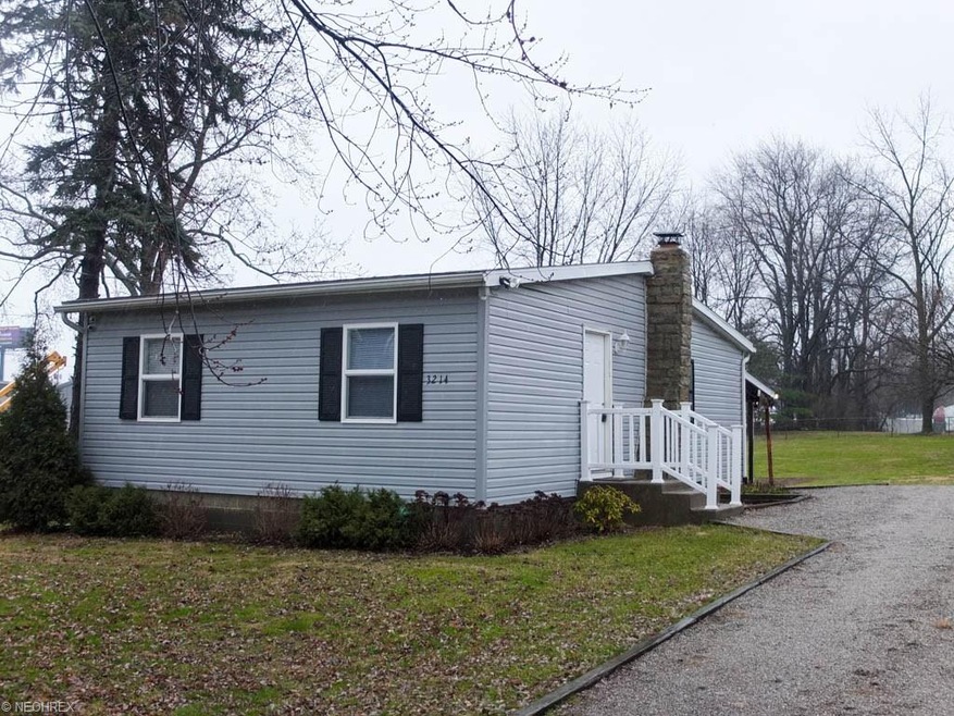 Nicely maintained 3 bedroom, 1 full bath ranch in 