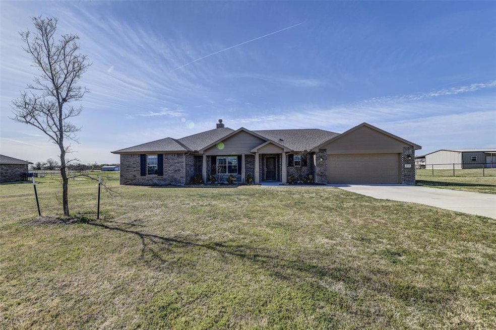 215 Springwood Ranch Loop, Springtown, TX 76082 - photo 1