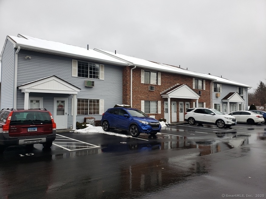 16 Lisa Ct unit 9, Waterbury, CT 06704 - photo 1