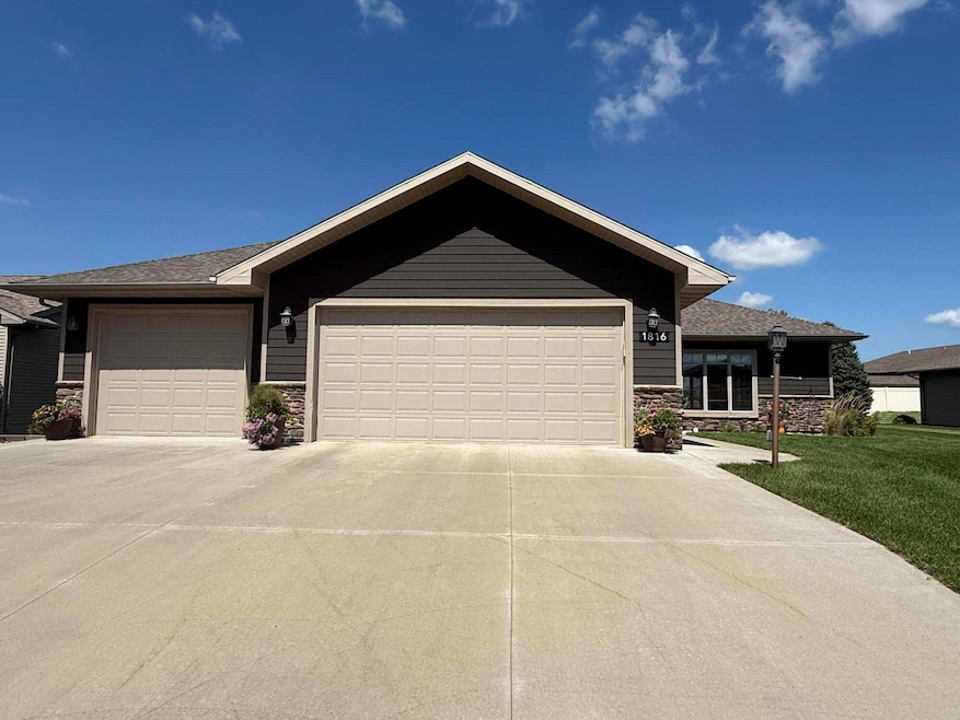 For Sale $374,900 • Co-Listing Agent
