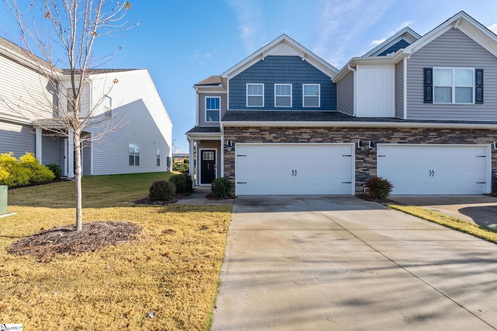 531 Yellow Fox Rd, Greer, SC 29650 - photo 1