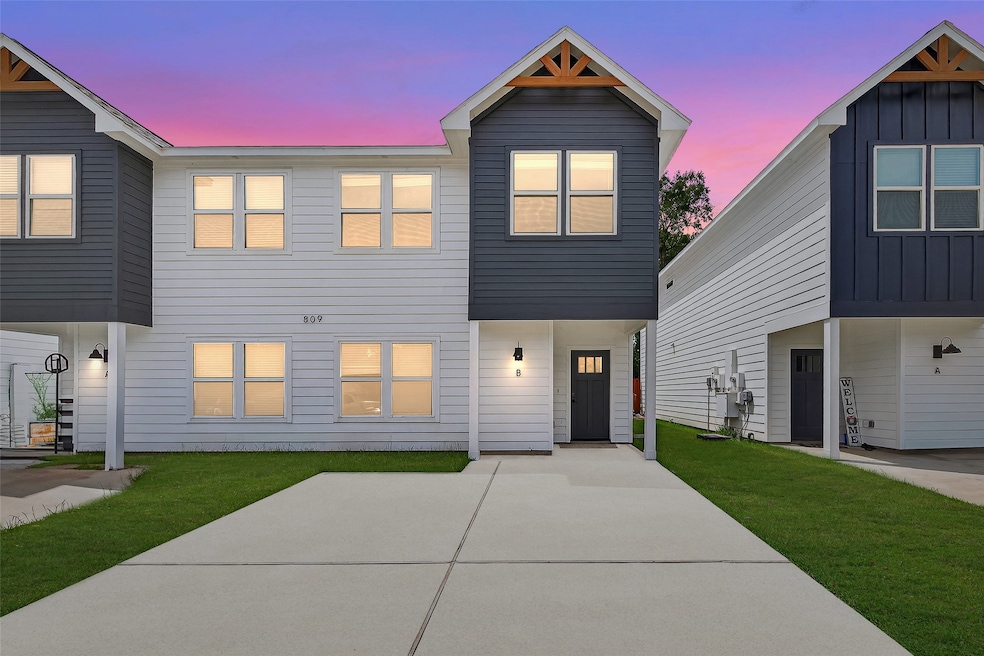 Sleek design meets low-maintenance living! Enjoy the convenience of dedicated parking and a quiet, private entry in this beautifully built community.