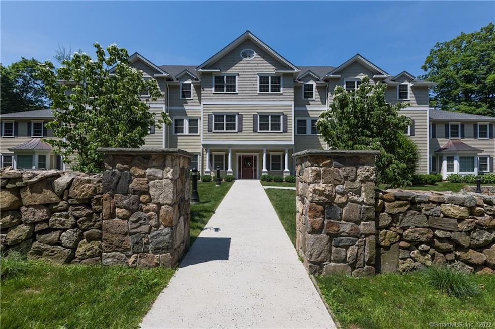 593 Main St unit 105, Ridgefield, CT 06877 - photo 1