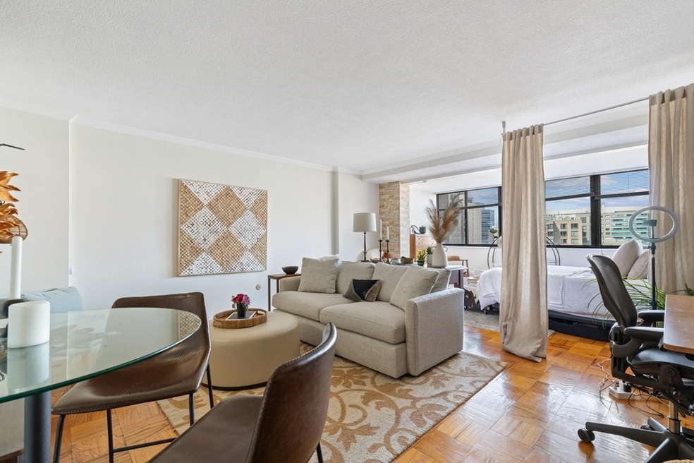 9 Hawthorne Place unit 10P, Boston, MA 02114 - photo 1