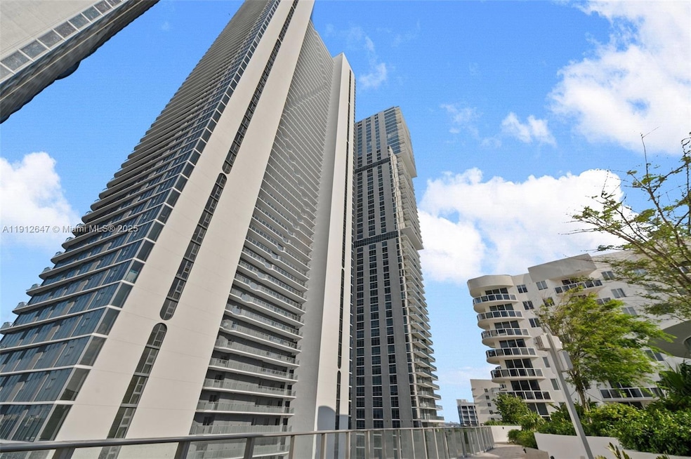 Aria Reserve - Aria Reserve Miami unit 5606, Miami, FL 33137 - photo 1