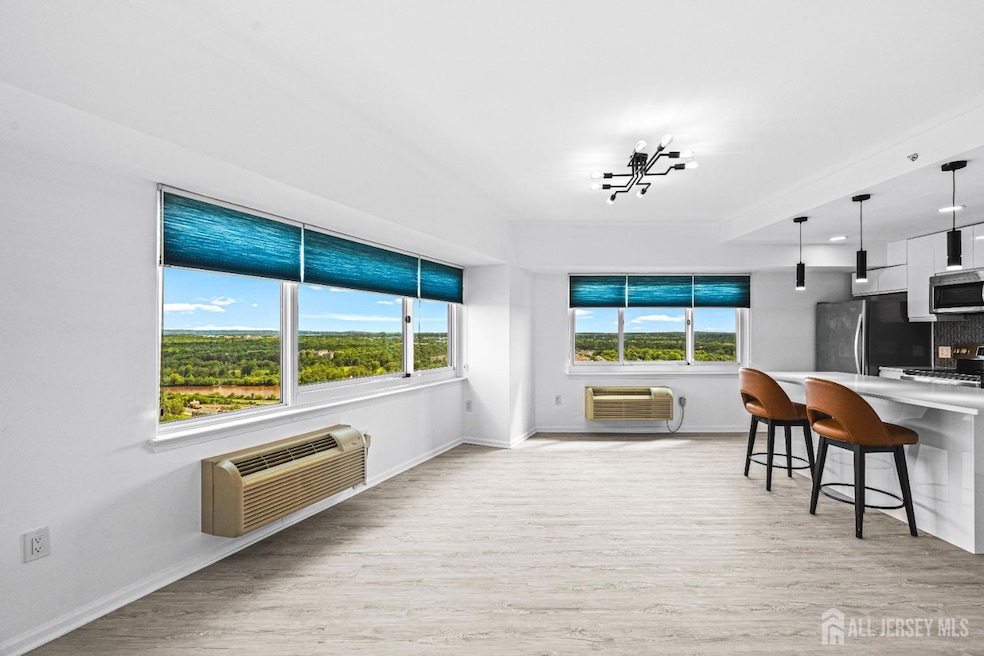 Under Contract $499,900