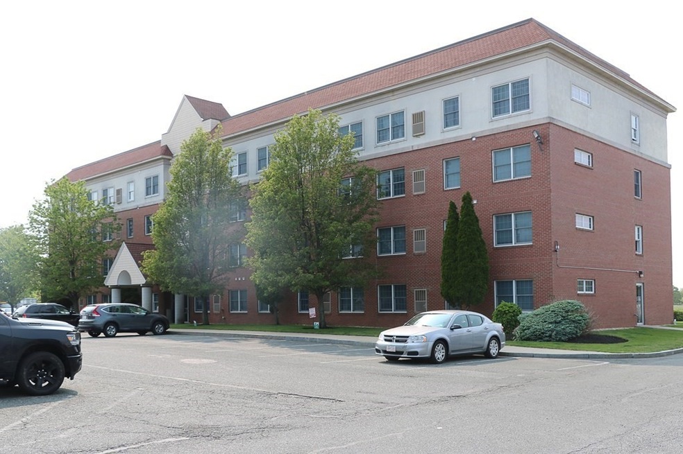 20 Heaths Ct unit 410, Lynn, MA 01905 - photo 1