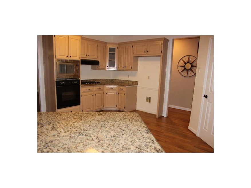 902 Hawkhorn Ct, Alpharetta, GA 30005 - photo 1