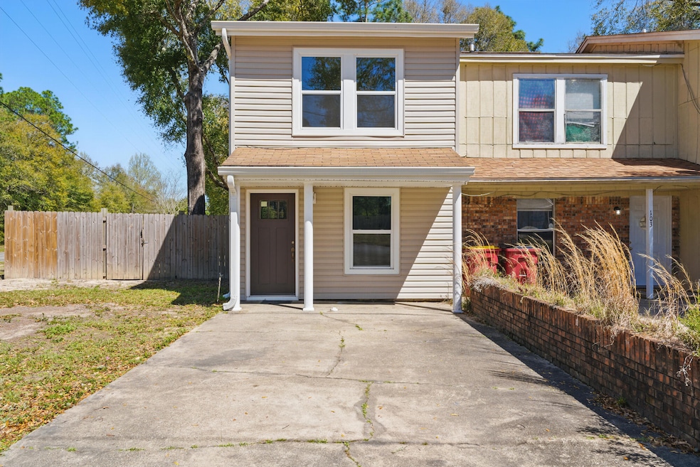 101 hampton dr - awp media - 00001