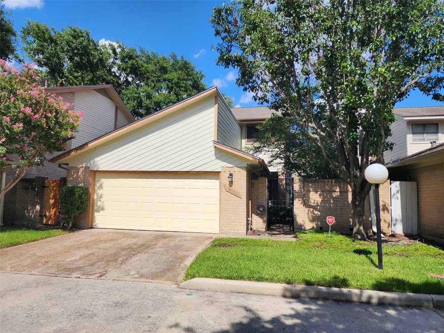 8004 Oakwood Forest Dr, Houston, TX 77040 - photo 1