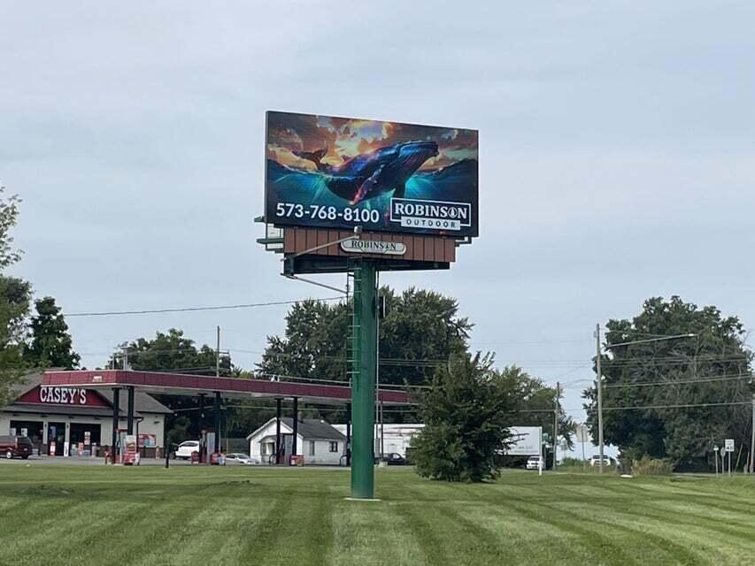 1206 W Highway 24, Moberly, MO 65270 - photo 1