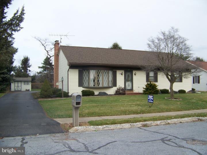 126 Maple Dr, Morgantown, PA 19543 - photo 1