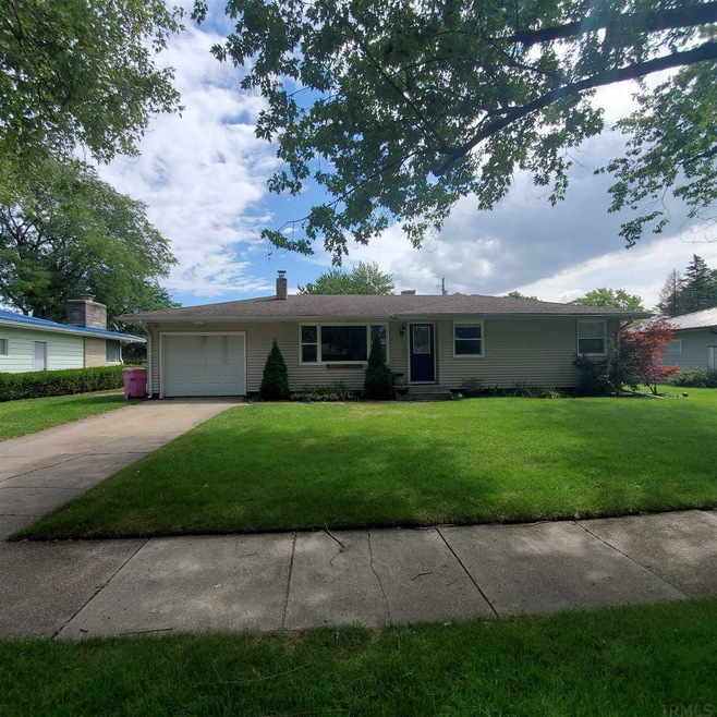 2440 Chippewa Dr, Elkhart, IN 46517 - photo 1