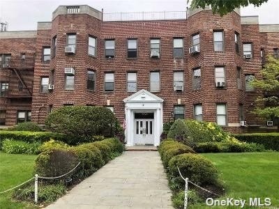 2 Herrick Dr unit 2-L, Lawrence, NY 11559 - photo 1