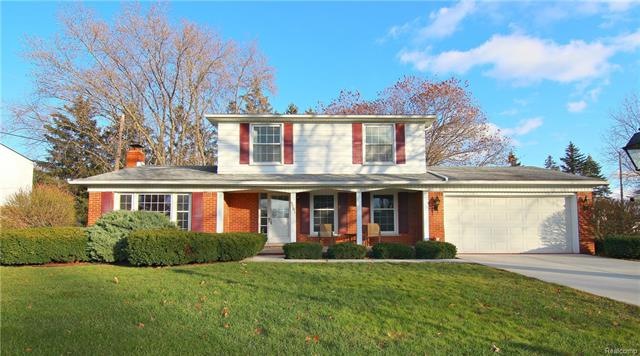 jBeverly Crest Dr Front.jpg