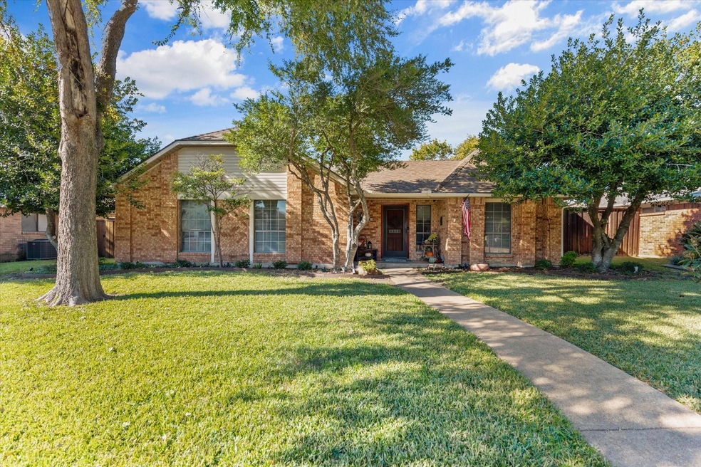 310 Trail View Ln, Garland, TX 75043 | MLS# 20455807