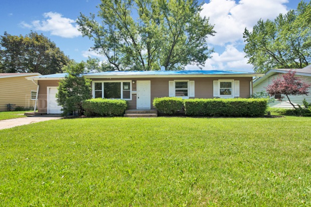 1520 Heather Dr, Aurora, IL 60506 - photo 1