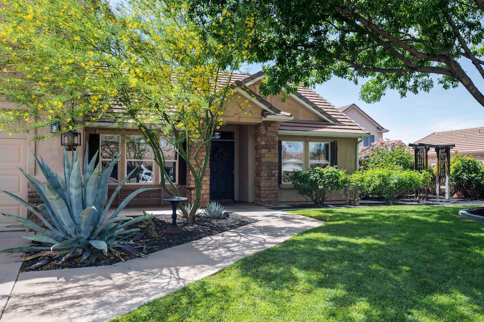 2301 N JULIE DR SANTA CLARA, UT 84765-1