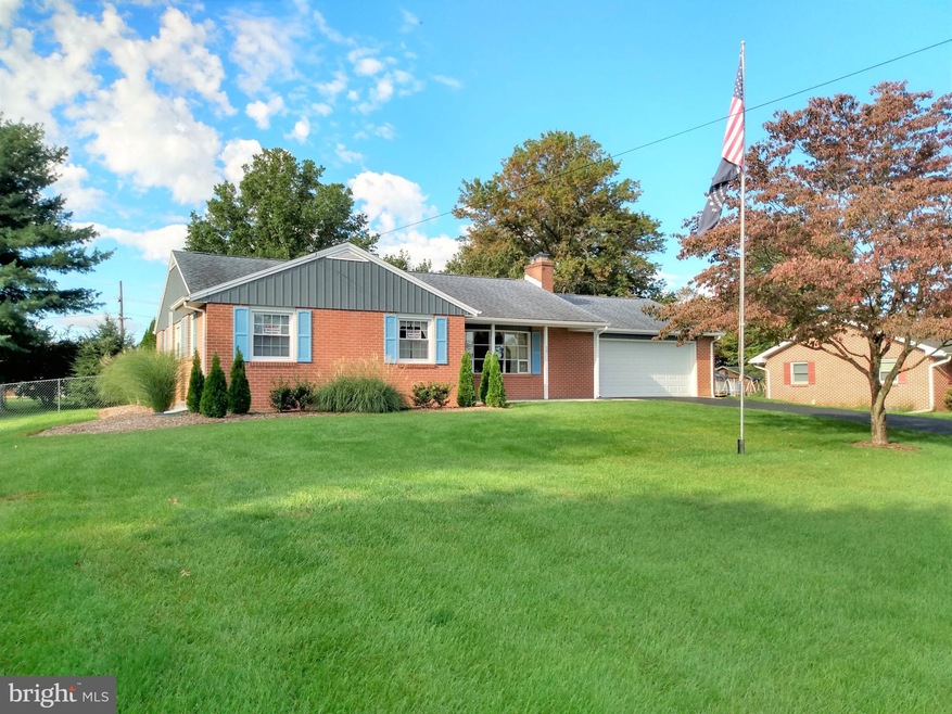 69 Kennedy Dr, Chambersburg, PA 17201 - photo 1