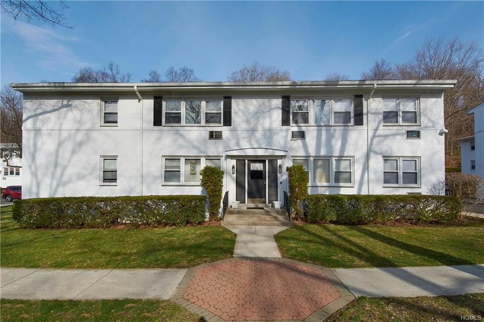 43 Avon Cir unit C, Rye Brook, NY 10573 - photo 1
