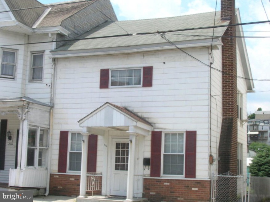 210 Pine St, Tamaqua, PA 18252 - photo 1