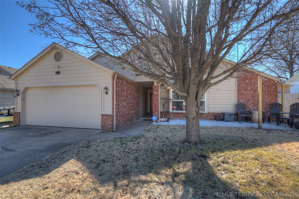 1305 W Durham St, Broken Arrow, OK 74011 - photo 1