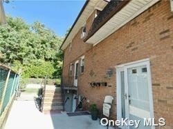 69-33 Little Neck Pkwy unit 2, Glen Oaks, NY 11004 - photo 1